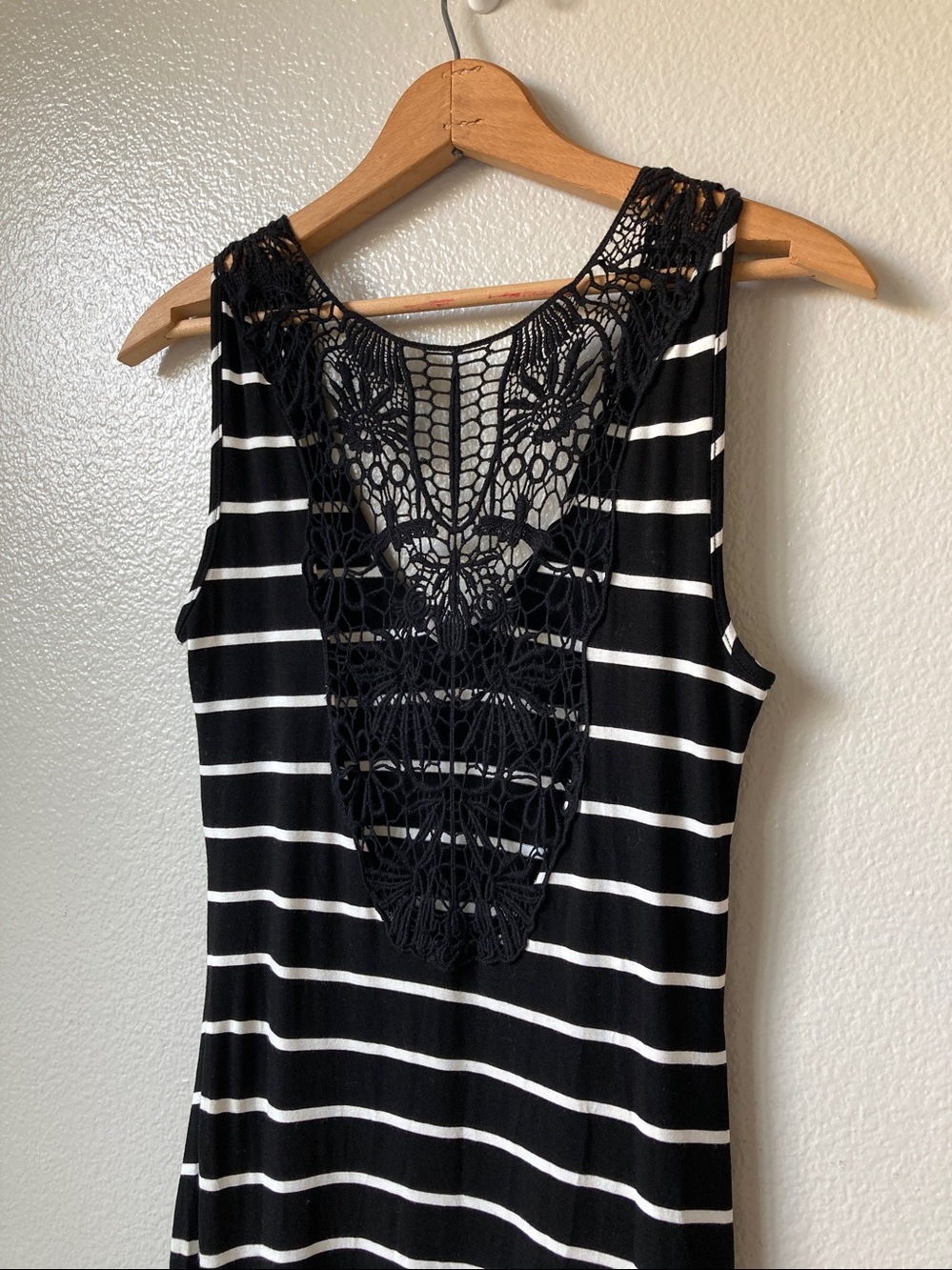 Cache crochet back stripe maxi sleeveless jersey v neck dress sz S